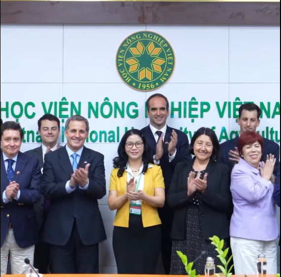 Học viện Nông nghiệp Việt Nam tiếp xã giao Thứ trưởng Bộ Nông nghiệp Cộng hòa Chi Lê